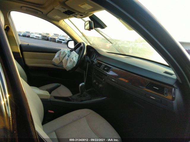 Photo 4 VIN: WBAPH5C51BA443960 - BMW 3 