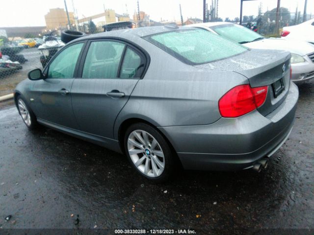 Photo 2 VIN: WBAPH5C51BA447412 - BMW 328I 