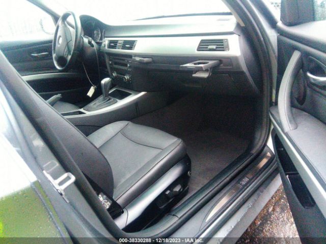 Photo 4 VIN: WBAPH5C51BA447412 - BMW 328I 