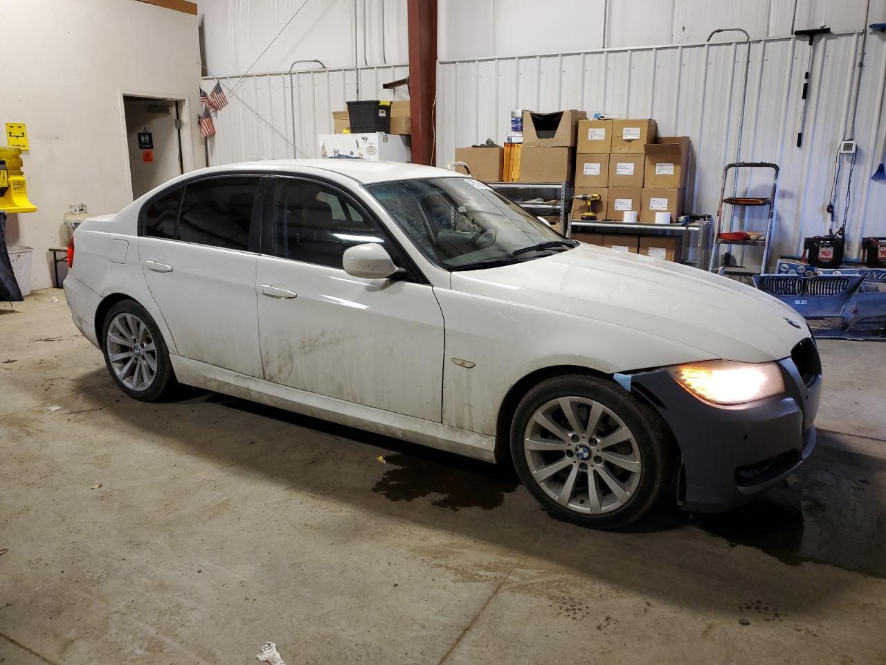 Photo 3 VIN: WBAPH5C51BF093670 - BMW 3ER 