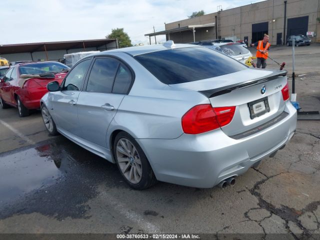 Photo 2 VIN: WBAPH5C52BA441022 - BMW 328I 