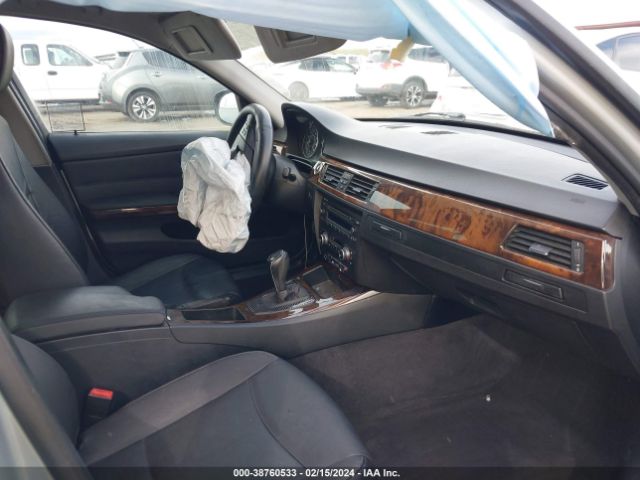 Photo 4 VIN: WBAPH5C52BA441022 - BMW 328I 