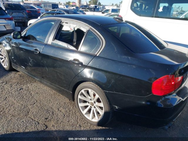 Photo 2 VIN: WBAPH5C53BA445550 - BMW 328 