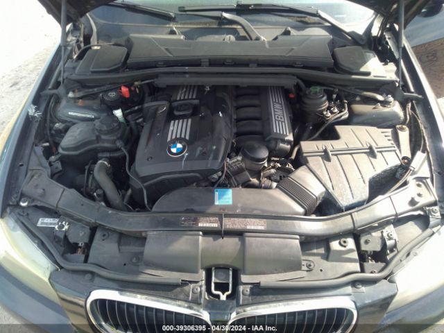 Photo 9 VIN: WBAPH5C54AA439898 - BMW 328I 