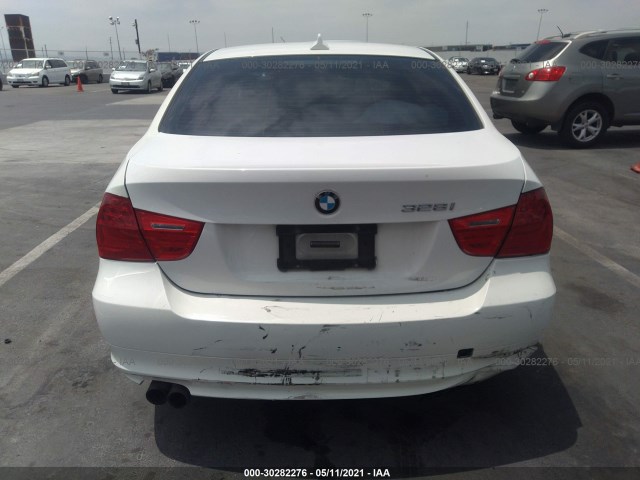 Photo 5 VIN: WBAPH5C54AA440016 - BMW 3 