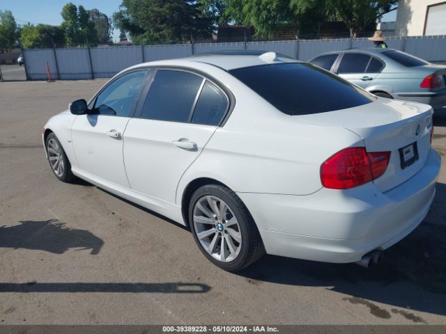 Photo 2 VIN: WBAPH5C54BA443578 - BMW 328I 