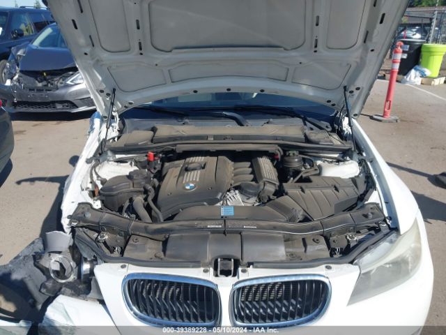 Photo 9 VIN: WBAPH5C54BA443578 - BMW 328I 