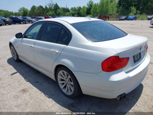 Photo 2 VIN: WBAPH5C54BF093212 - BMW 328I 