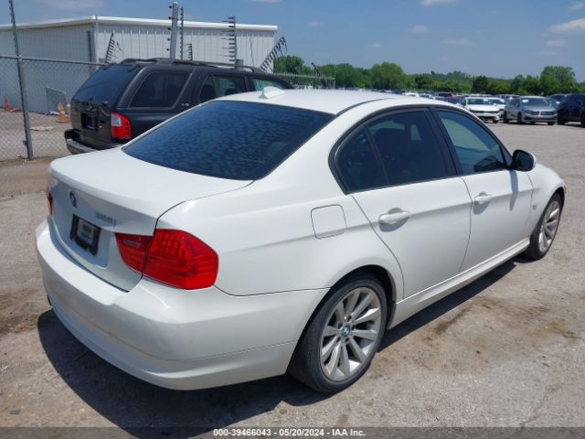 Photo 3 VIN: WBAPH5C54BF093212 - BMW 328I 