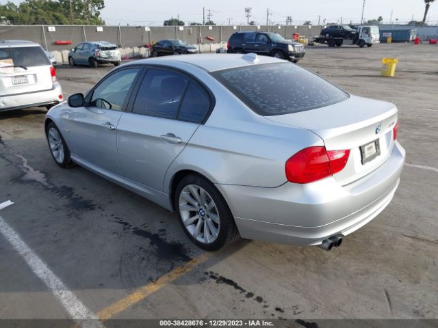 Photo 2 VIN: WBAPH5C55BA443931 - BMW 328I 