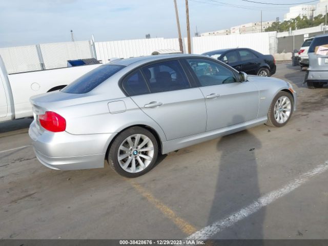 Photo 3 VIN: WBAPH5C55BA443931 - BMW 328I 