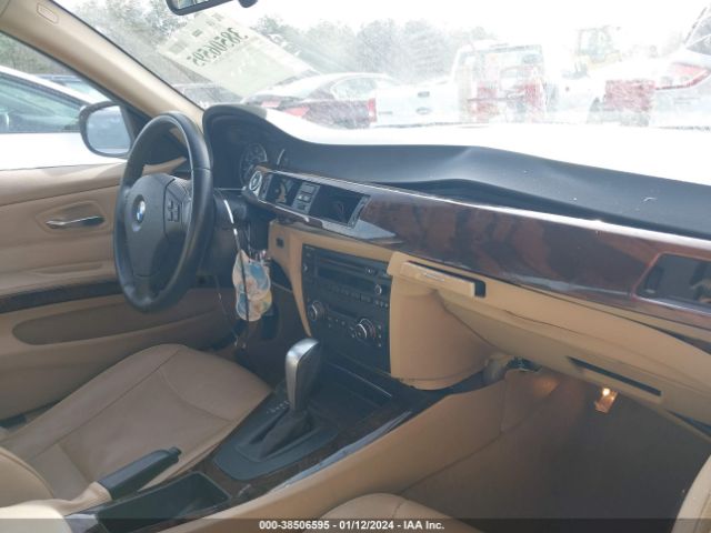 Photo 4 VIN: WBAPH5C55BA447316 - BMW 328I 