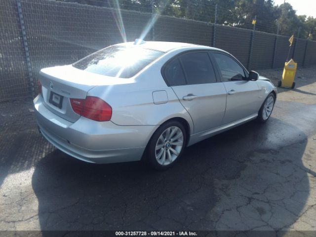 Photo 3 VIN: WBAPH5C57BA441792 - BMW 3 