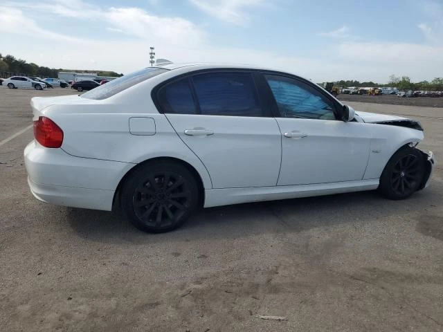 Photo 2 VIN: WBAPH5C57BA444286 - BMW 328 I SULE 