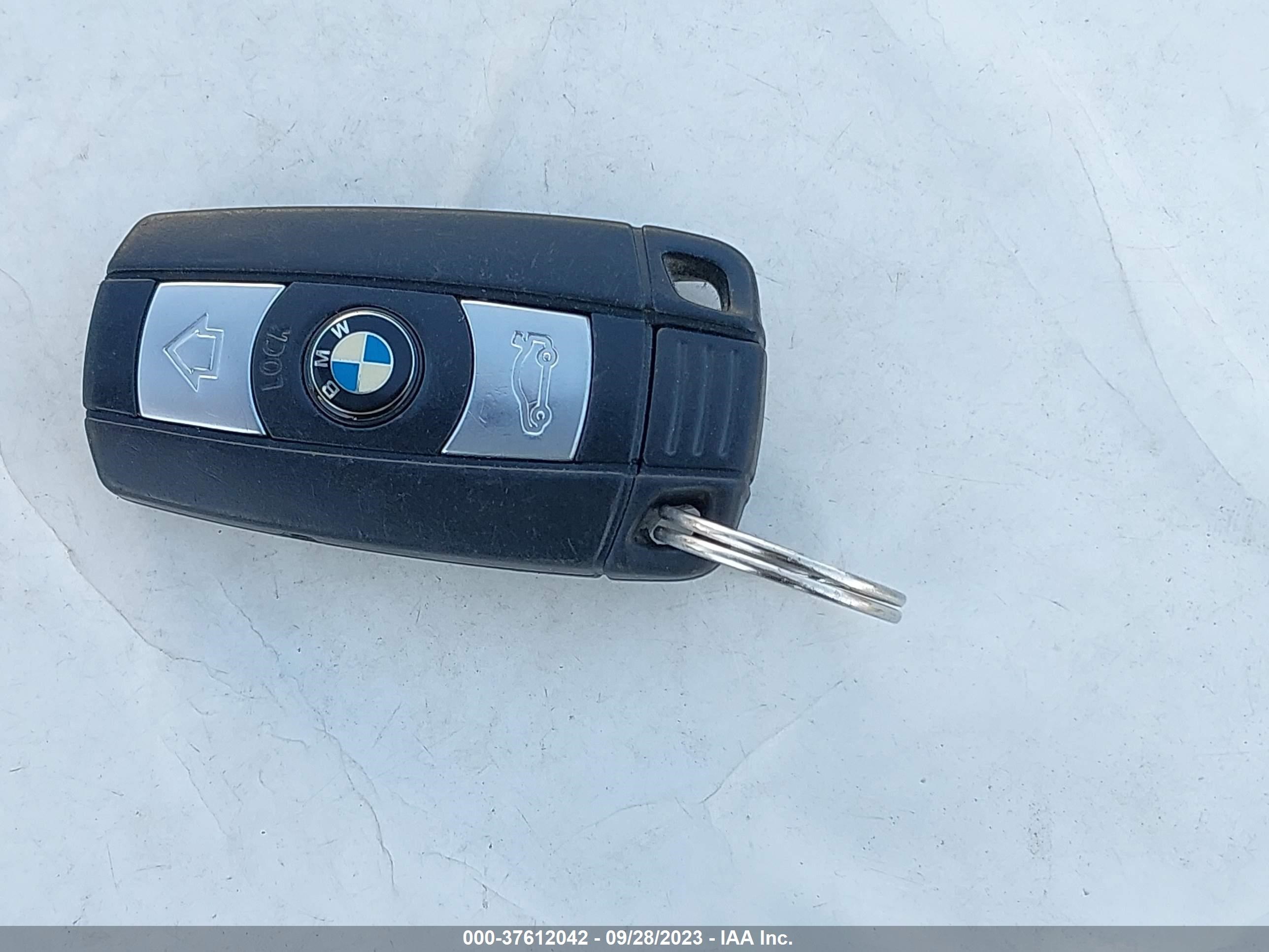 Photo 10 VIN: WBAPH5C58BA445656 - BMW 3ER 