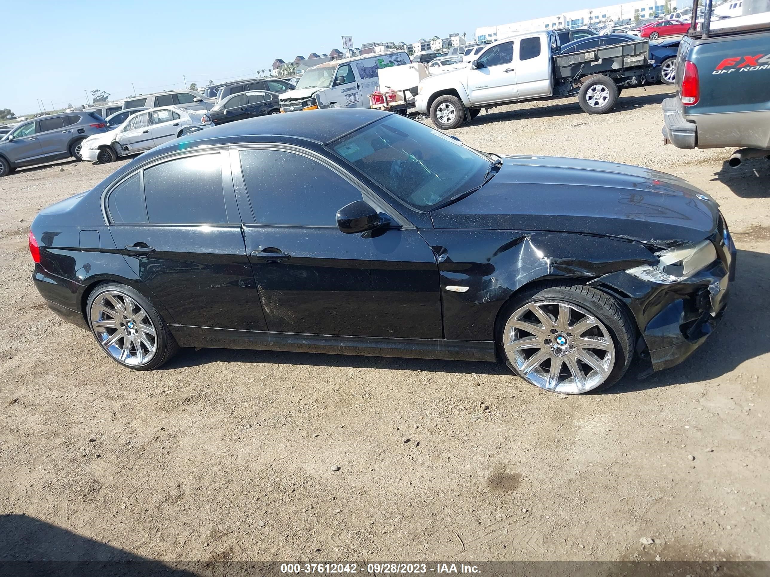 Photo 12 VIN: WBAPH5C58BA445656 - BMW 3ER 