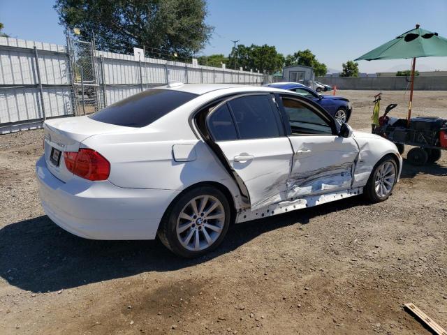 Photo 2 VIN: WBAPH5C58BA447696 - BMW 3 SERIES 