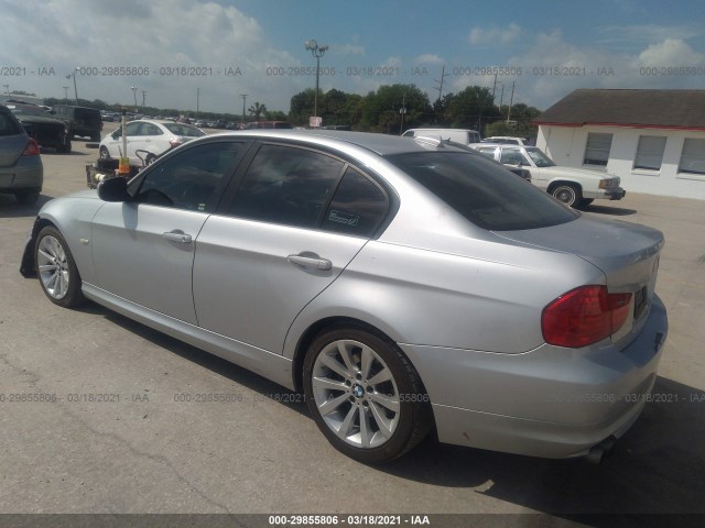 Photo 2 VIN: WBAPH5C58BF094282 - BMW 3 