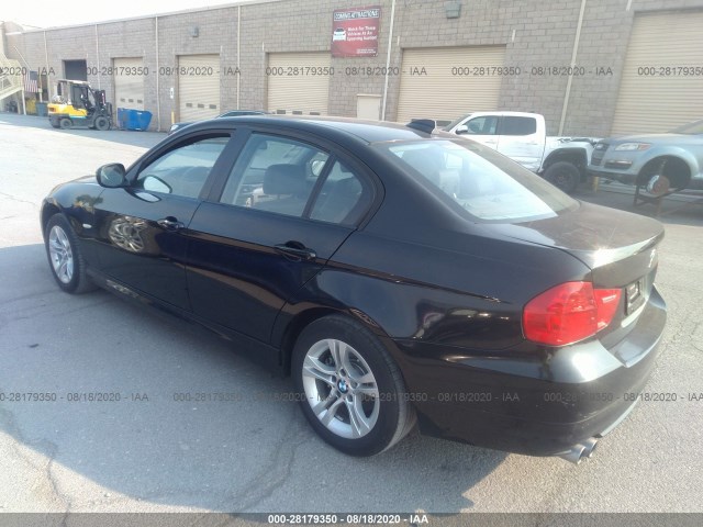 Photo 2 VIN: WBAPH5C59AA440321 - BMW 3 