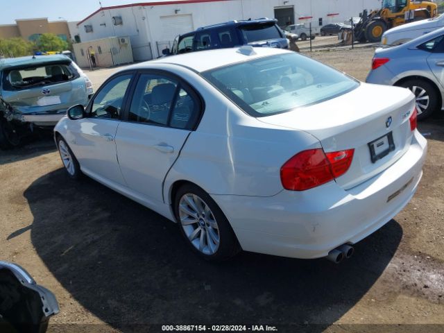 Photo 2 VIN: WBAPH5C59BA441812 - BMW 328I 