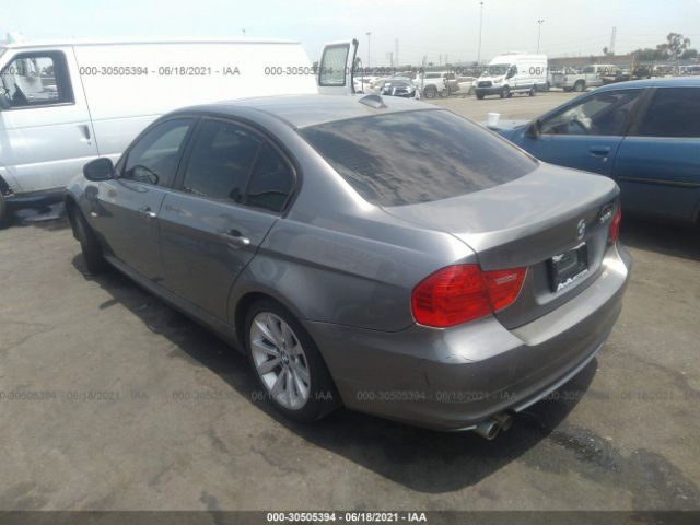 Photo 2 VIN: WBAPH5C59BF093867 - BMW 3 