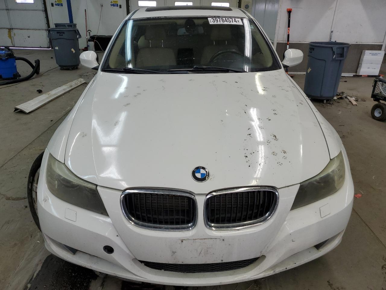 Photo 4 VIN: WBAPH5C5XBA441320 - BMW 3ER 