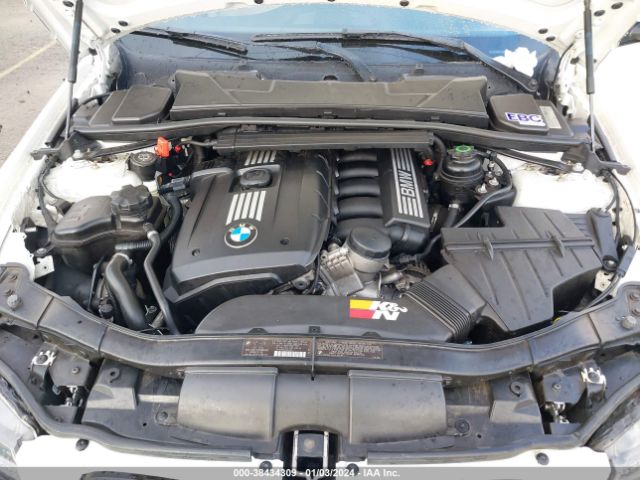 Photo 9 VIN: WBAPH5G52ANM36145 - BMW 328I 