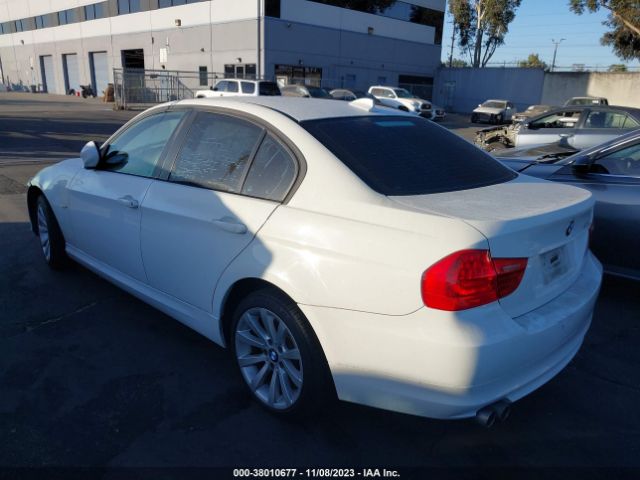 Photo 2 VIN: WBAPH5G52BNM79076 - BMW 328I 