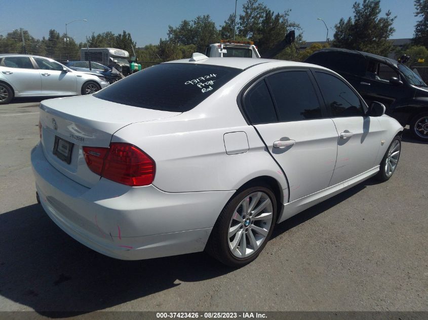 Photo 3 VIN: WBAPH5G53BNM80138 - BMW 3ER 