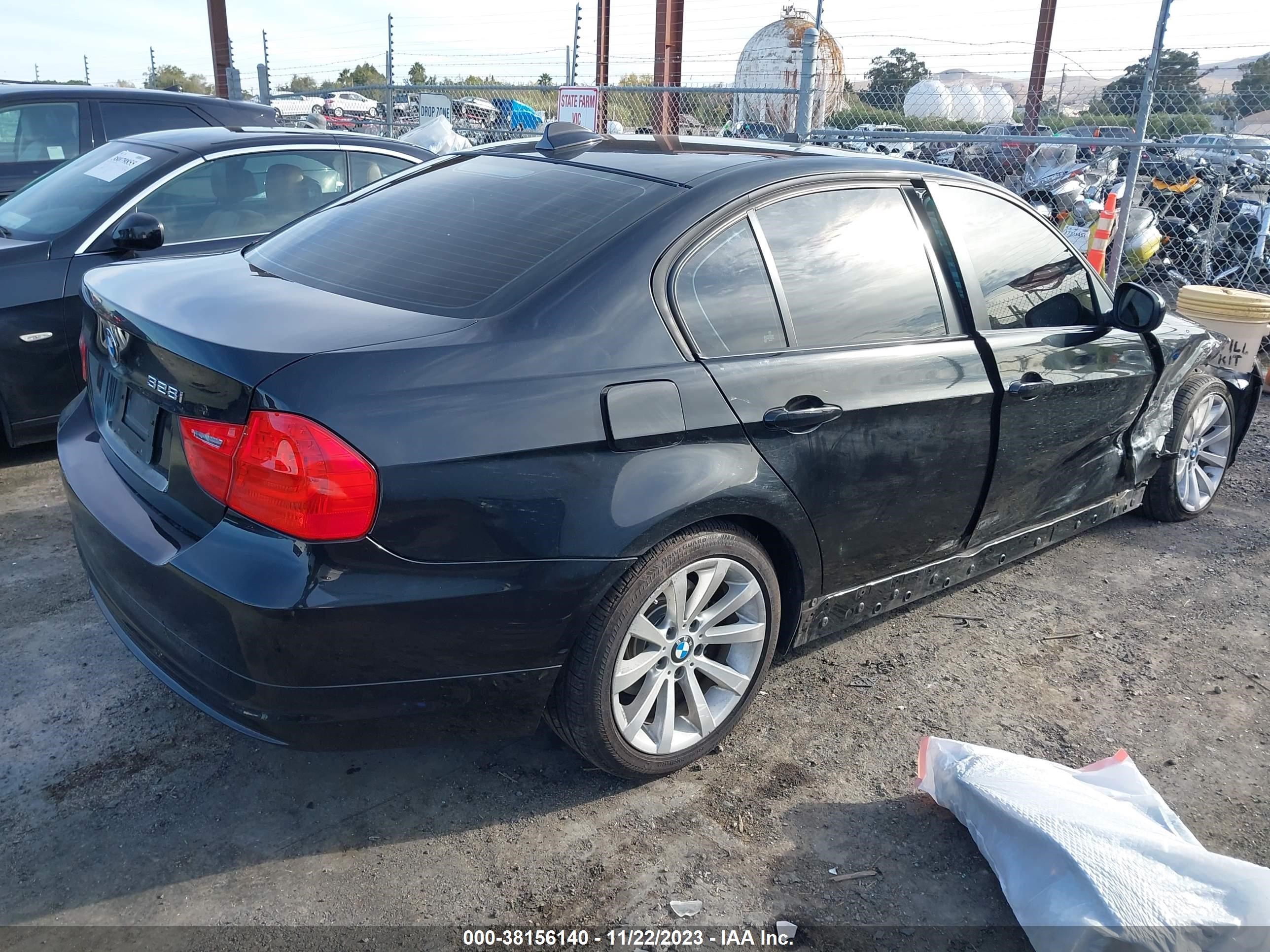 Photo 3 VIN: WBAPH5G54BNM74915 - BMW 3ER 