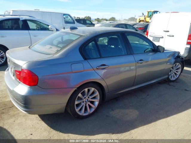 Photo 3 VIN: WBAPH5G55BNM77502 - BMW 328I 