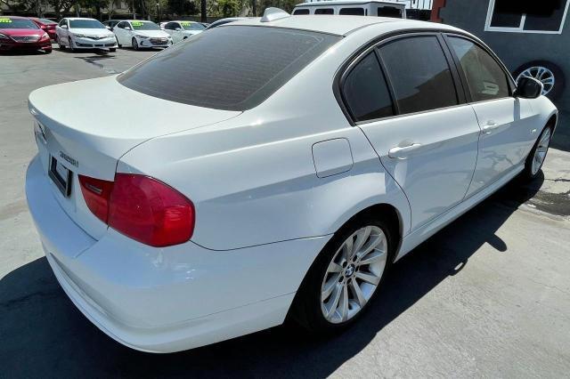 Photo 3 VIN: WBAPH5G57BNM75847 - BMW 328 I SULE 