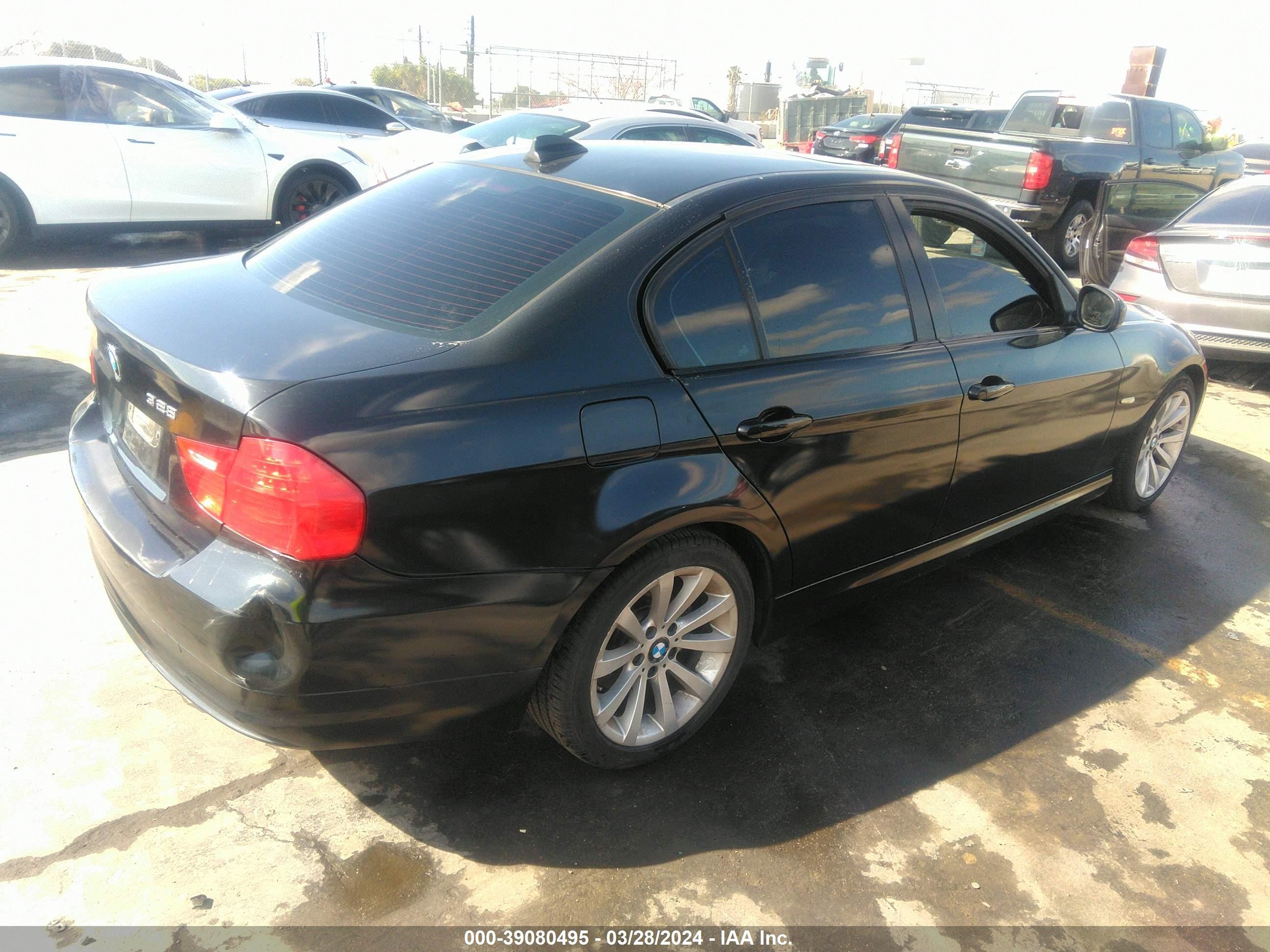 Photo 3 VIN: WBAPH5G58BNM71256 - BMW 3ER 