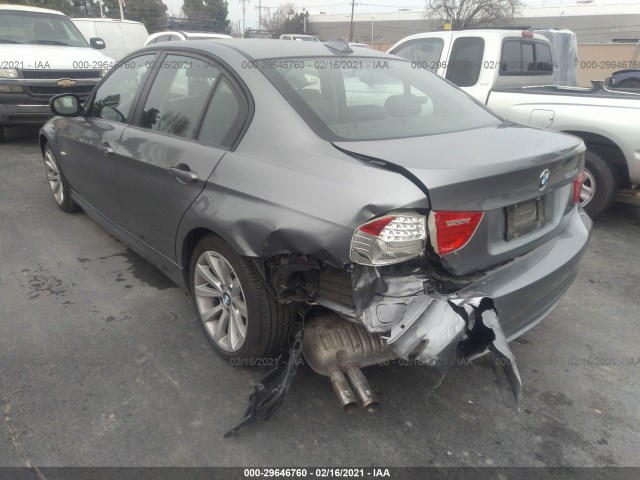 Photo 2 VIN: WBAPH5G58BNM80880 - BMW 3 