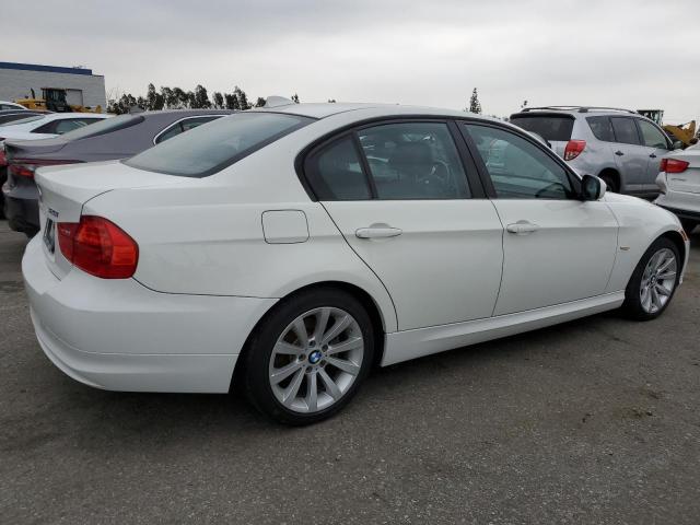 Photo 2 VIN: WBAPH5G58BNM82399 - BMW 3 SERIES 