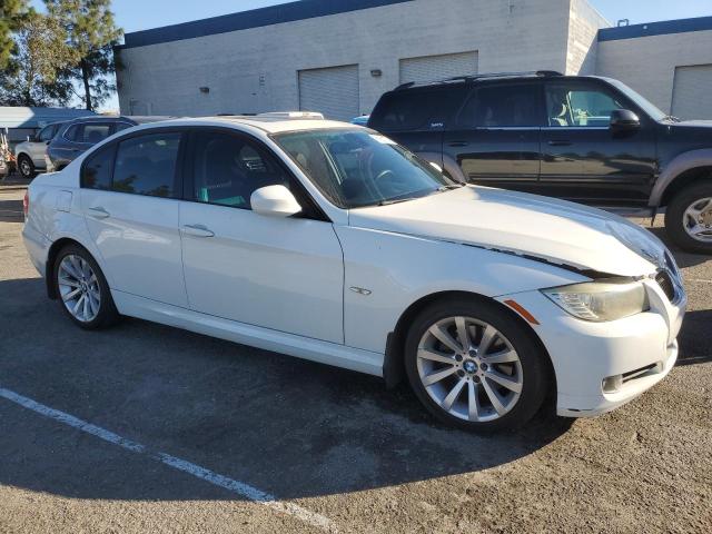 Photo 3 VIN: WBAPH5G58BNM82516 - BMW 328 I SULE 