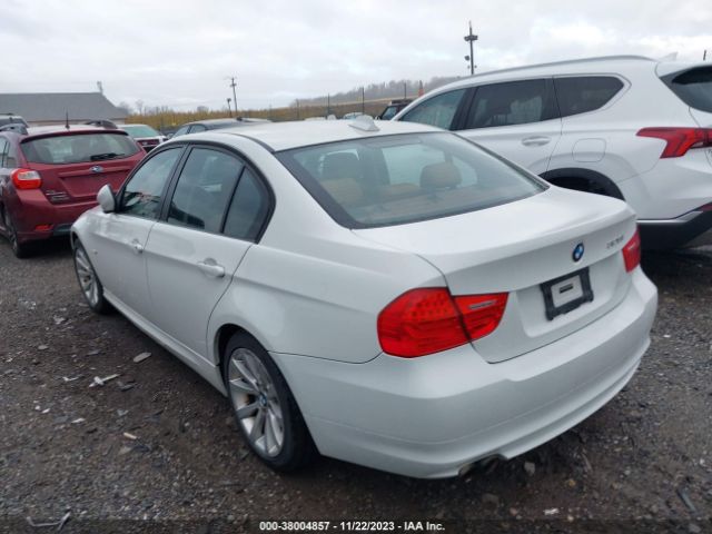 Photo 2 VIN: WBAPH5G59BNM77731 - BMW 328 