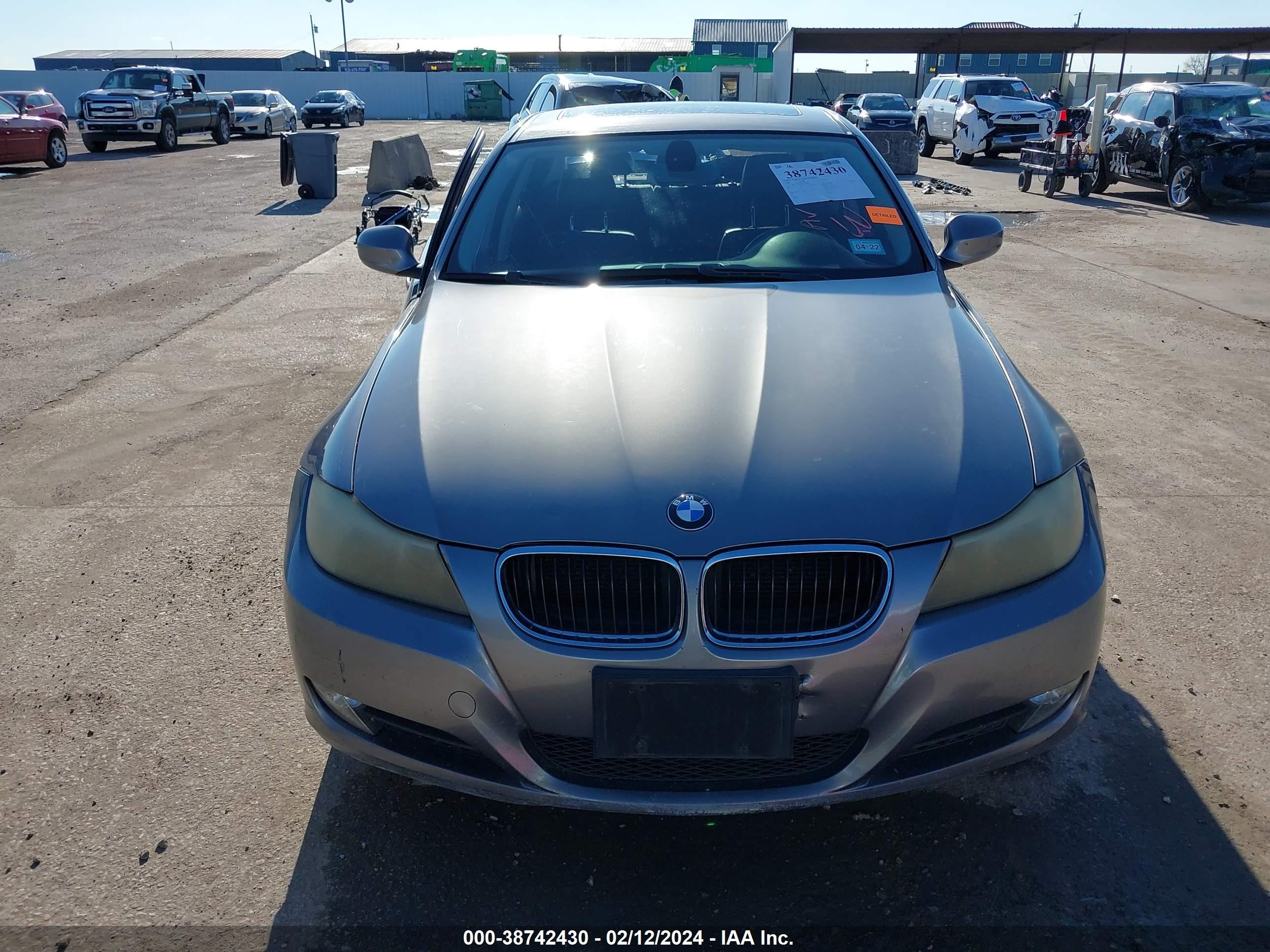 Photo 11 VIN: WBAPH73549A174388 - BMW 3ER 