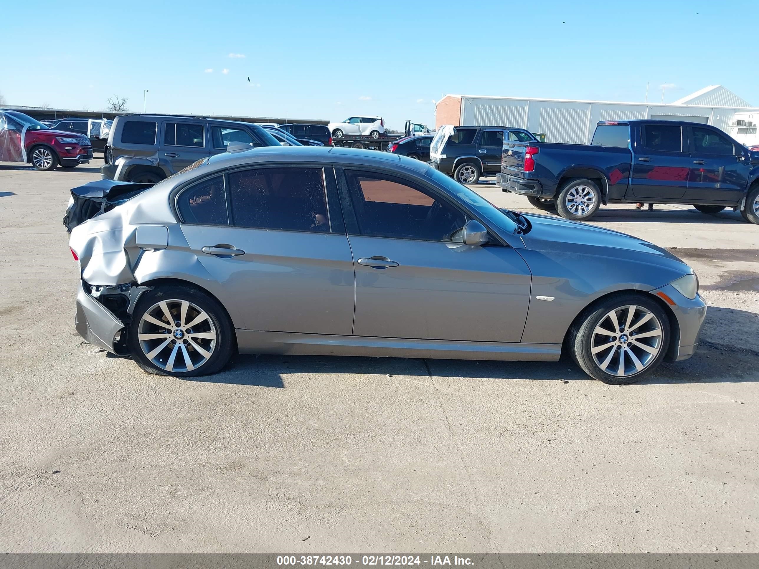 Photo 12 VIN: WBAPH73549A174388 - BMW 3ER 