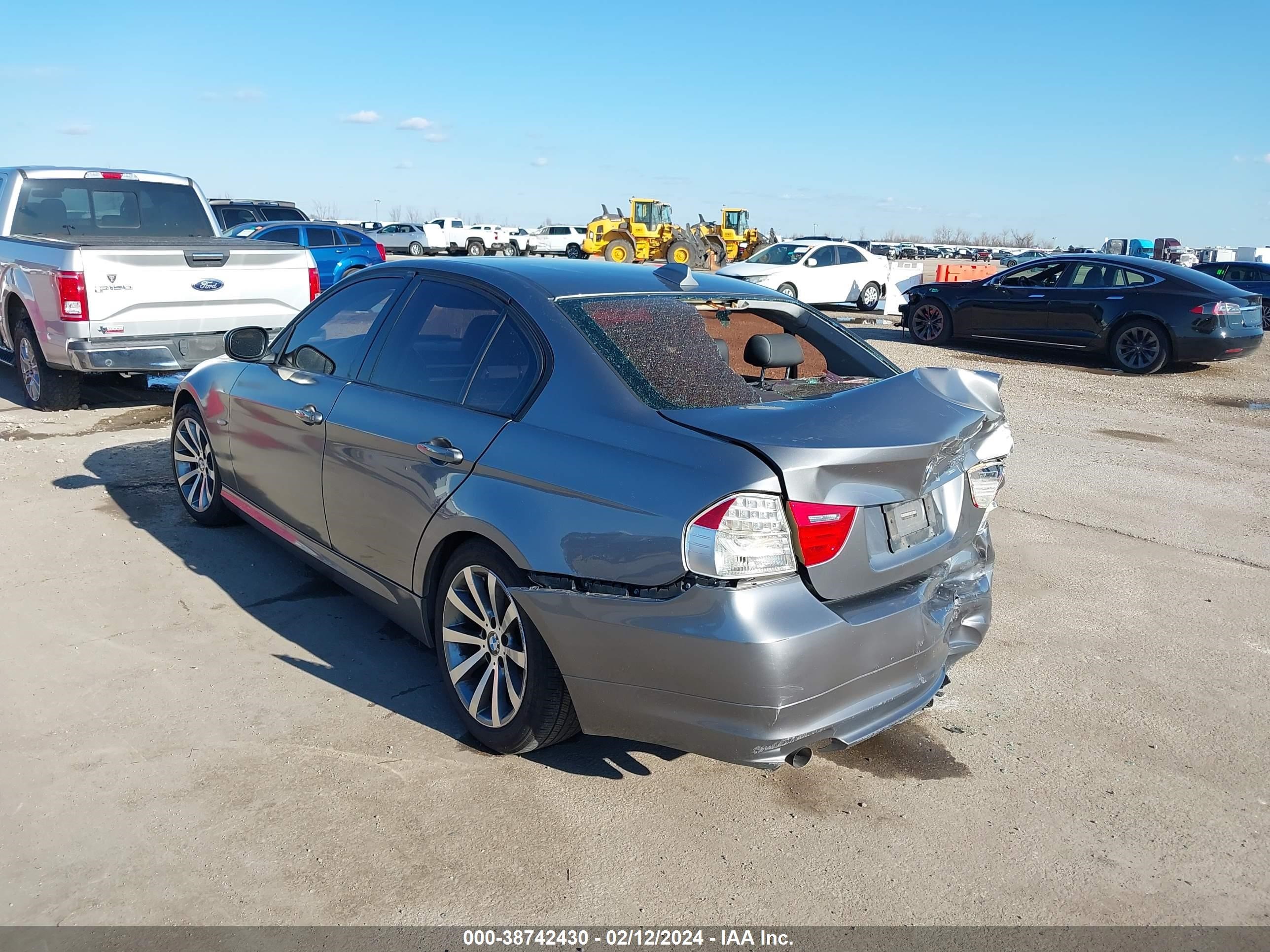 Photo 2 VIN: WBAPH73549A174388 - BMW 3ER 