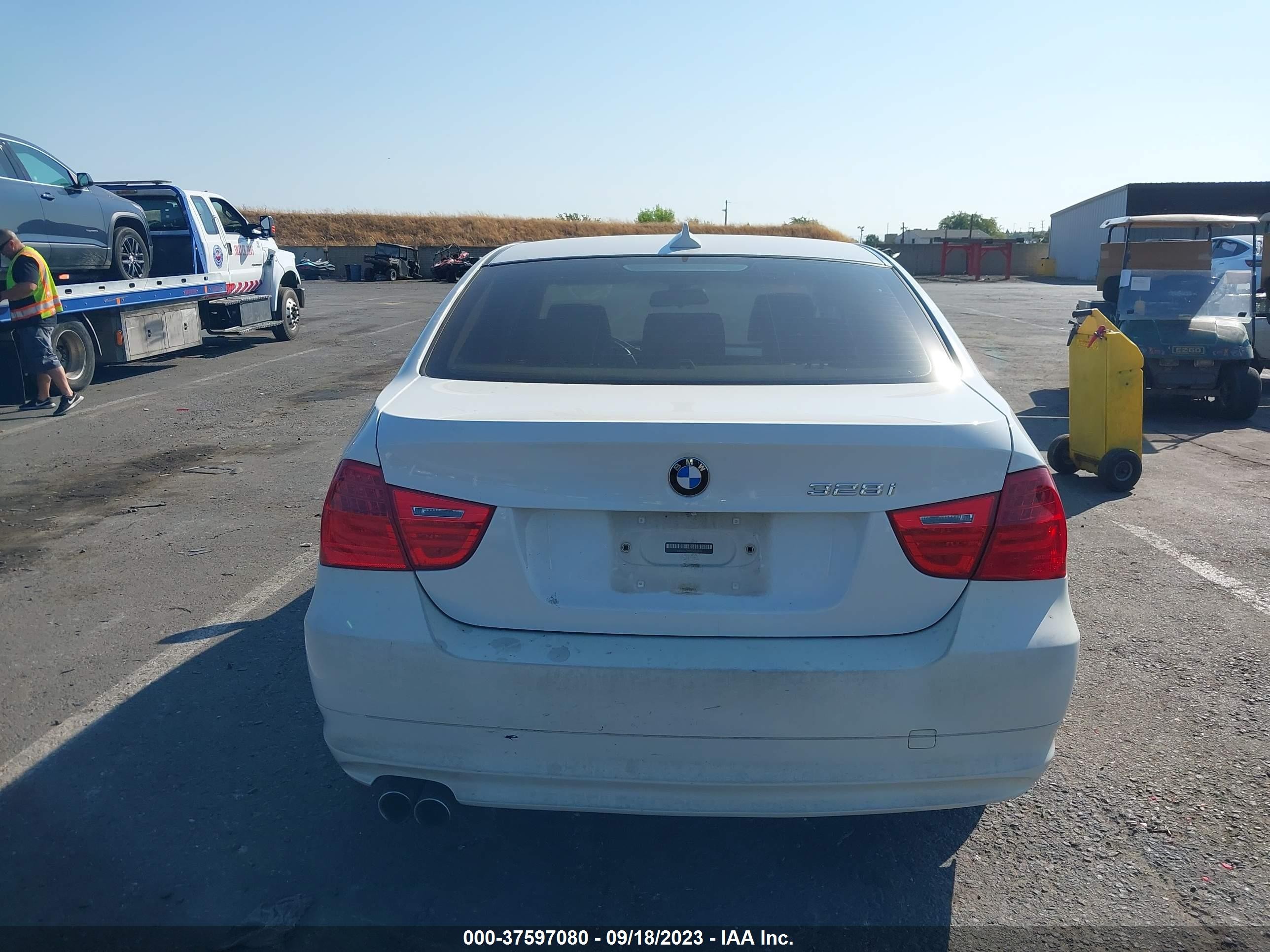 Photo 15 VIN: WBAPH73579A173378 - BMW 3ER 