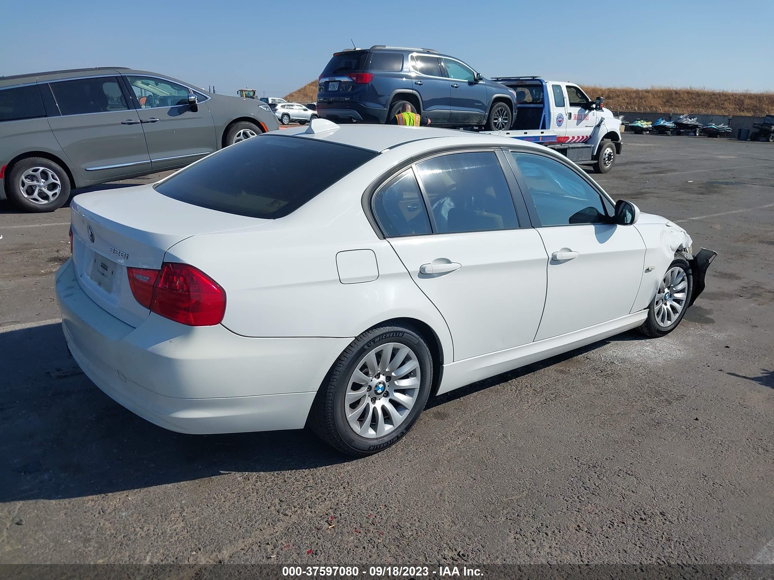 Photo 3 VIN: WBAPH73579A173378 - BMW 3ER 