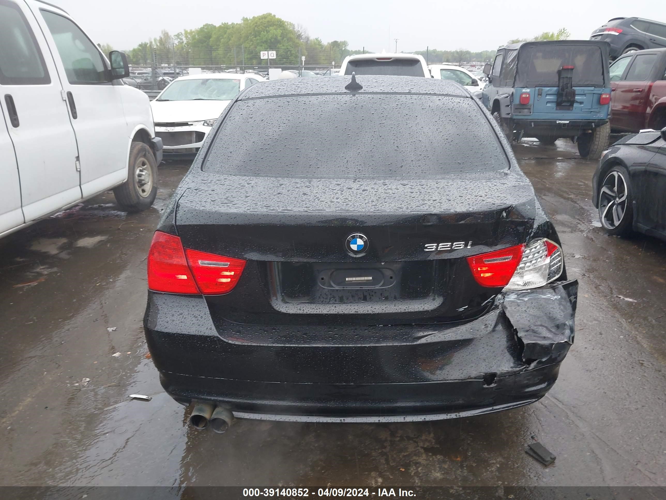 Photo 15 VIN: WBAPH73589A175401 - BMW 3ER 