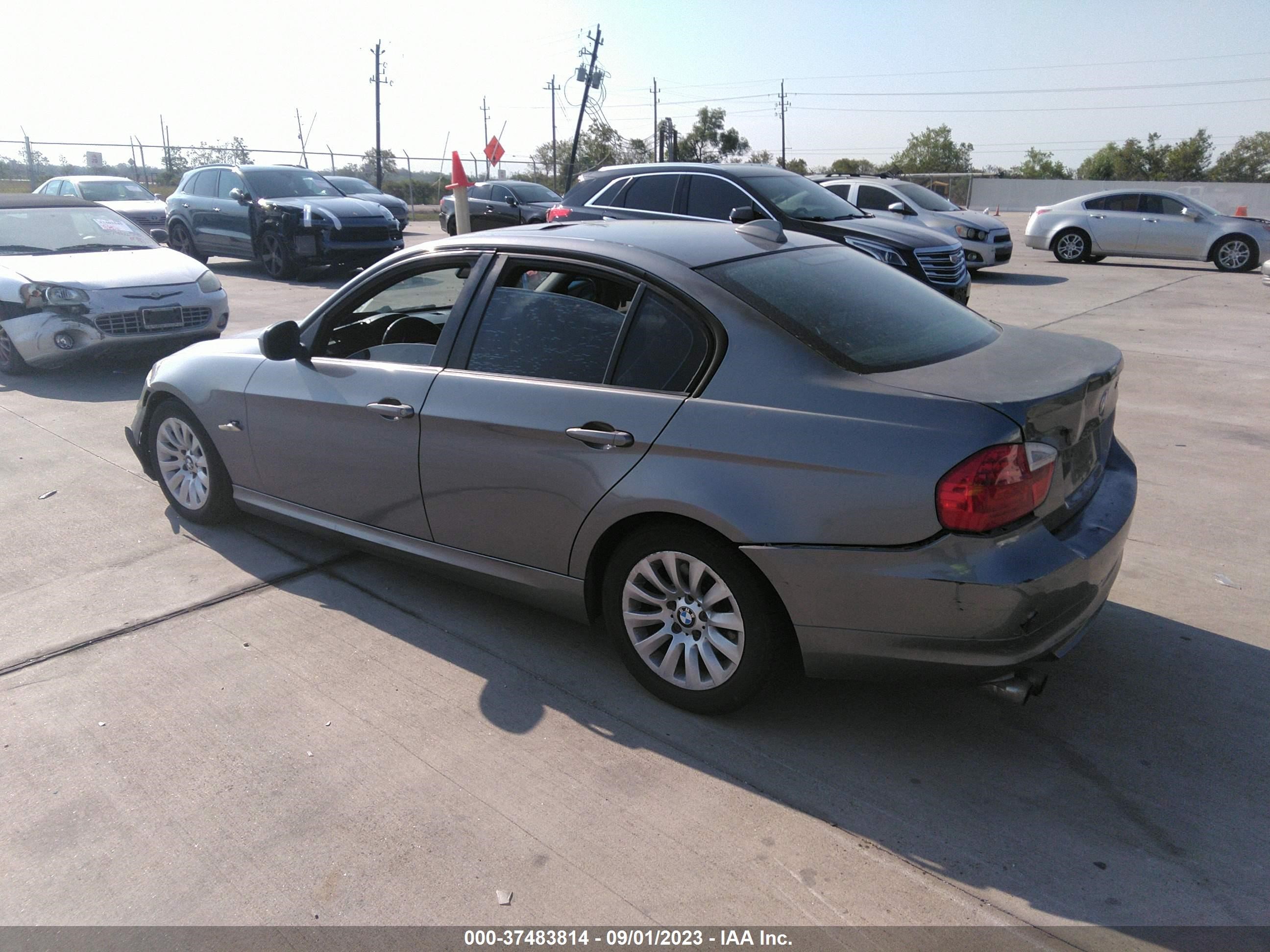 Photo 2 VIN: WBAPH73589E127292 - BMW 3ER 