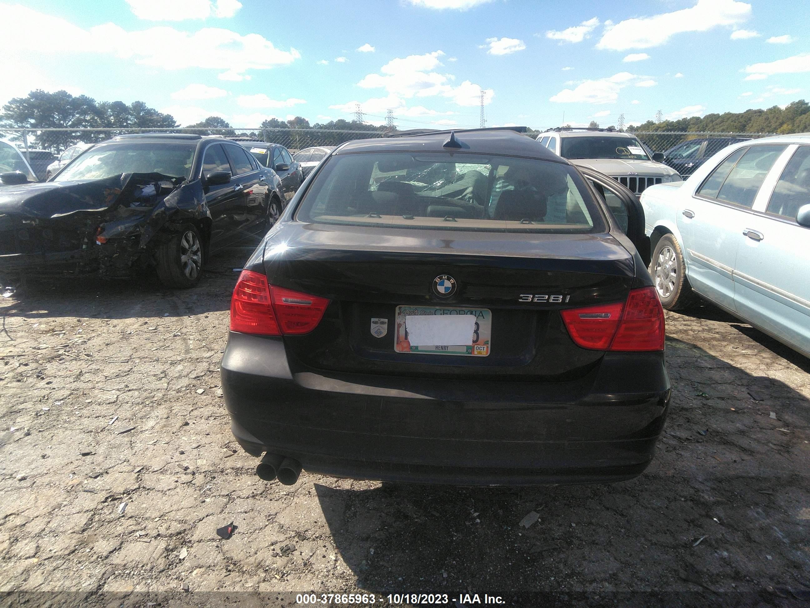 Photo 14 VIN: WBAPH735X9E125575 - BMW 3ER 