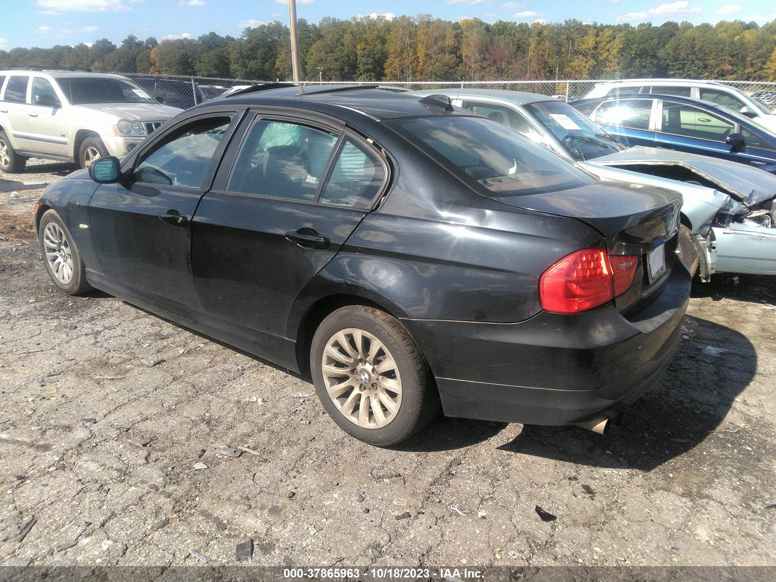 Photo 2 VIN: WBAPH735X9E125575 - BMW 3ER 