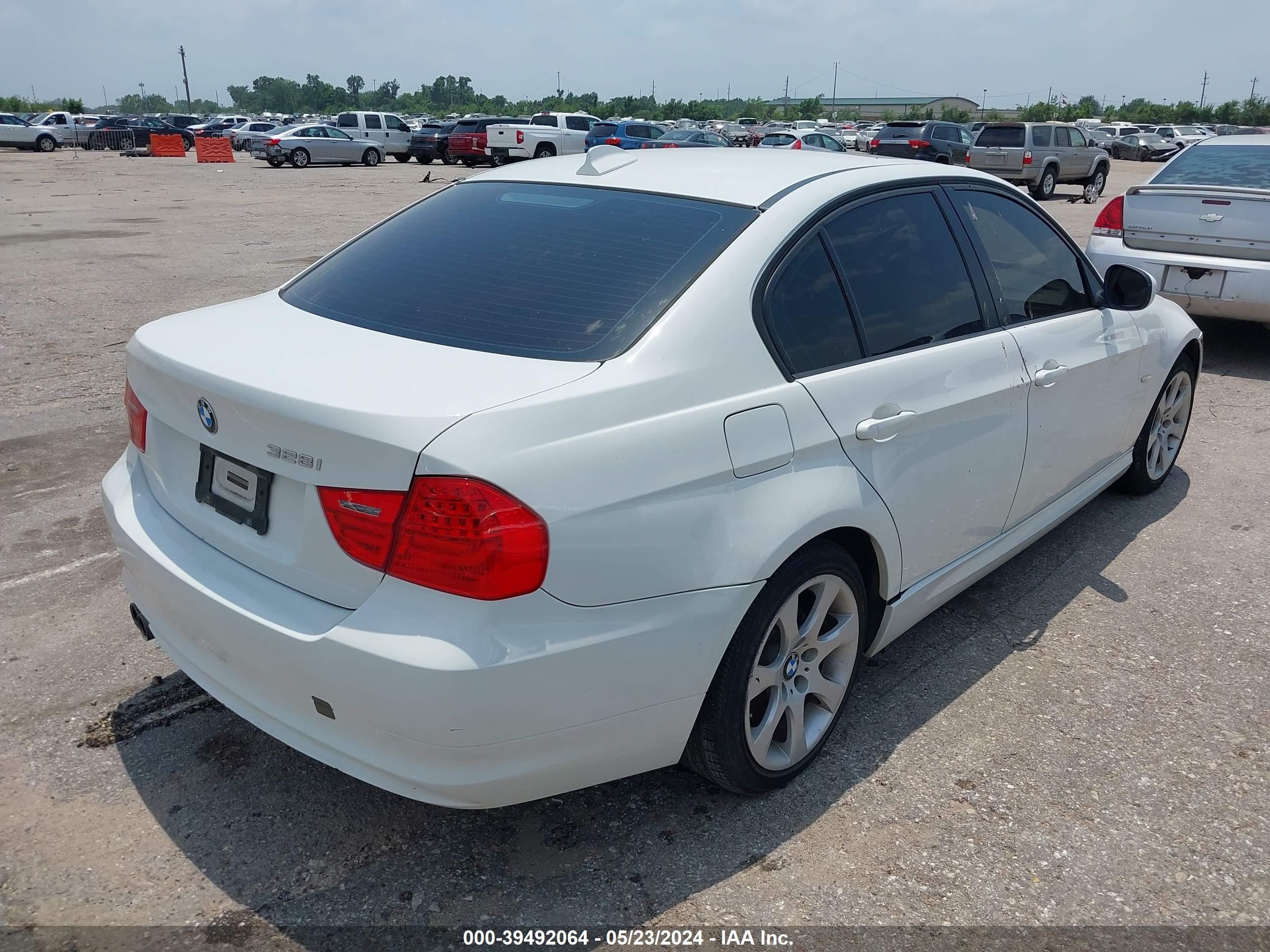 Photo 3 VIN: WBAPH77569NL81559 - BMW 3ER 