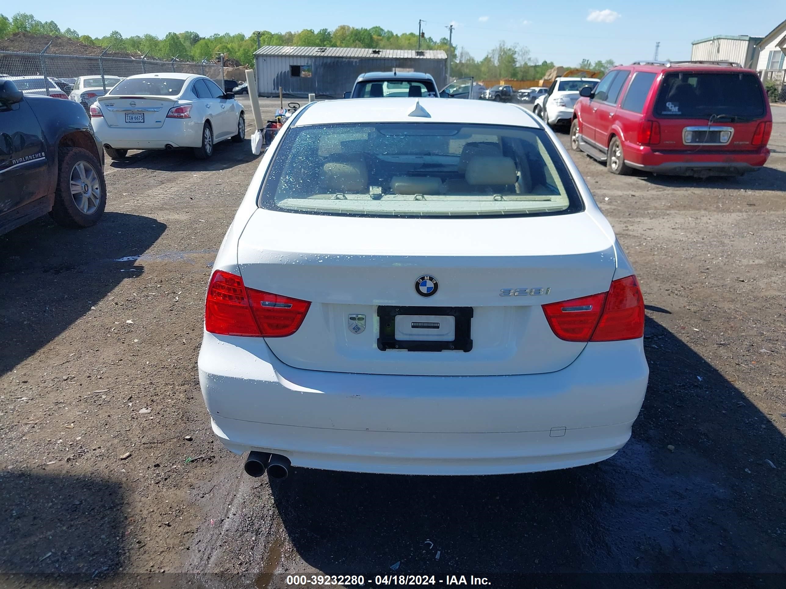 Photo 16 VIN: WBAPH77569NL81755 - BMW 3ER 