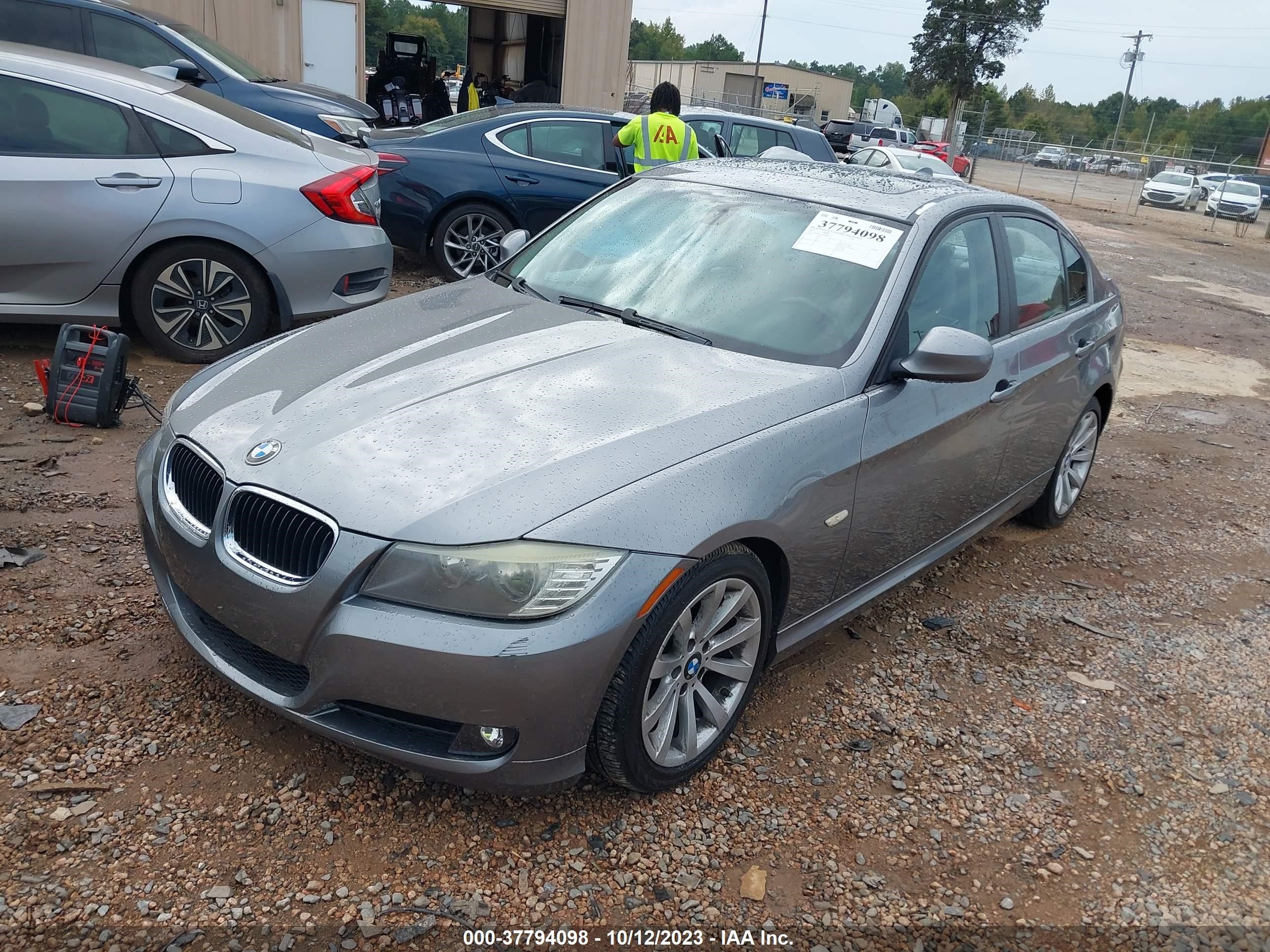 Photo 1 VIN: WBAPH77579NM28775 - BMW 3ER 