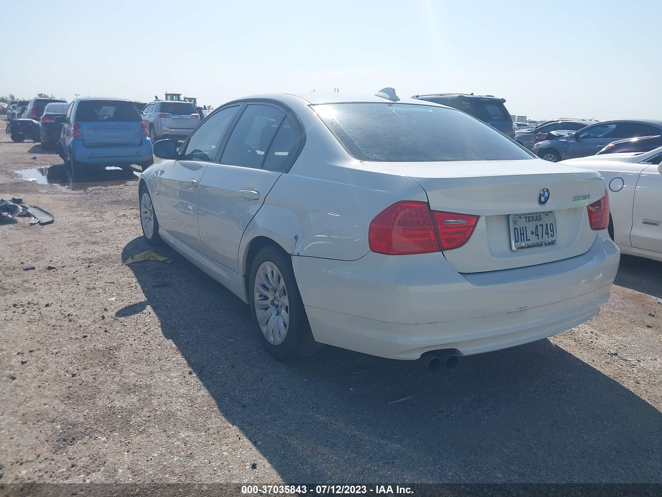 Photo 2 VIN: WBAPH77579NM31739 - BMW 3ER 